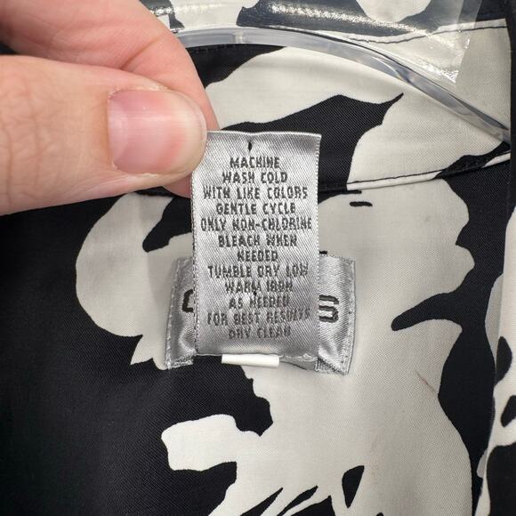 Chico’s Sz 0 Black & White Floral Print Satin Collared Button Up Rain Jacketc - Picture 10 of 11